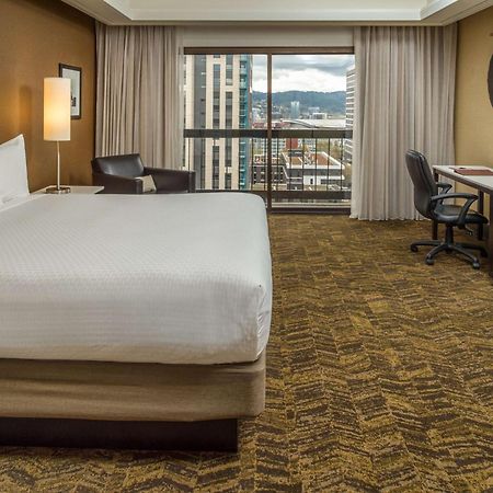 Doubletree By Hilton Portland Hotel Exterior foto