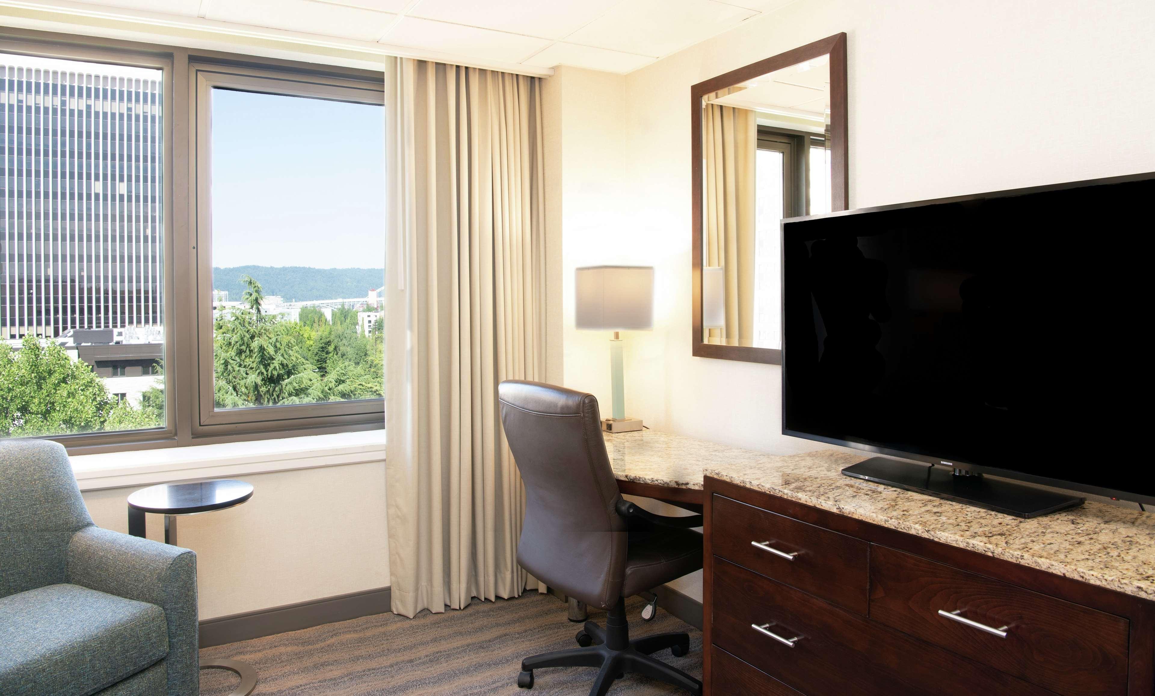 Doubletree By Hilton Portland Hotel Exterior foto