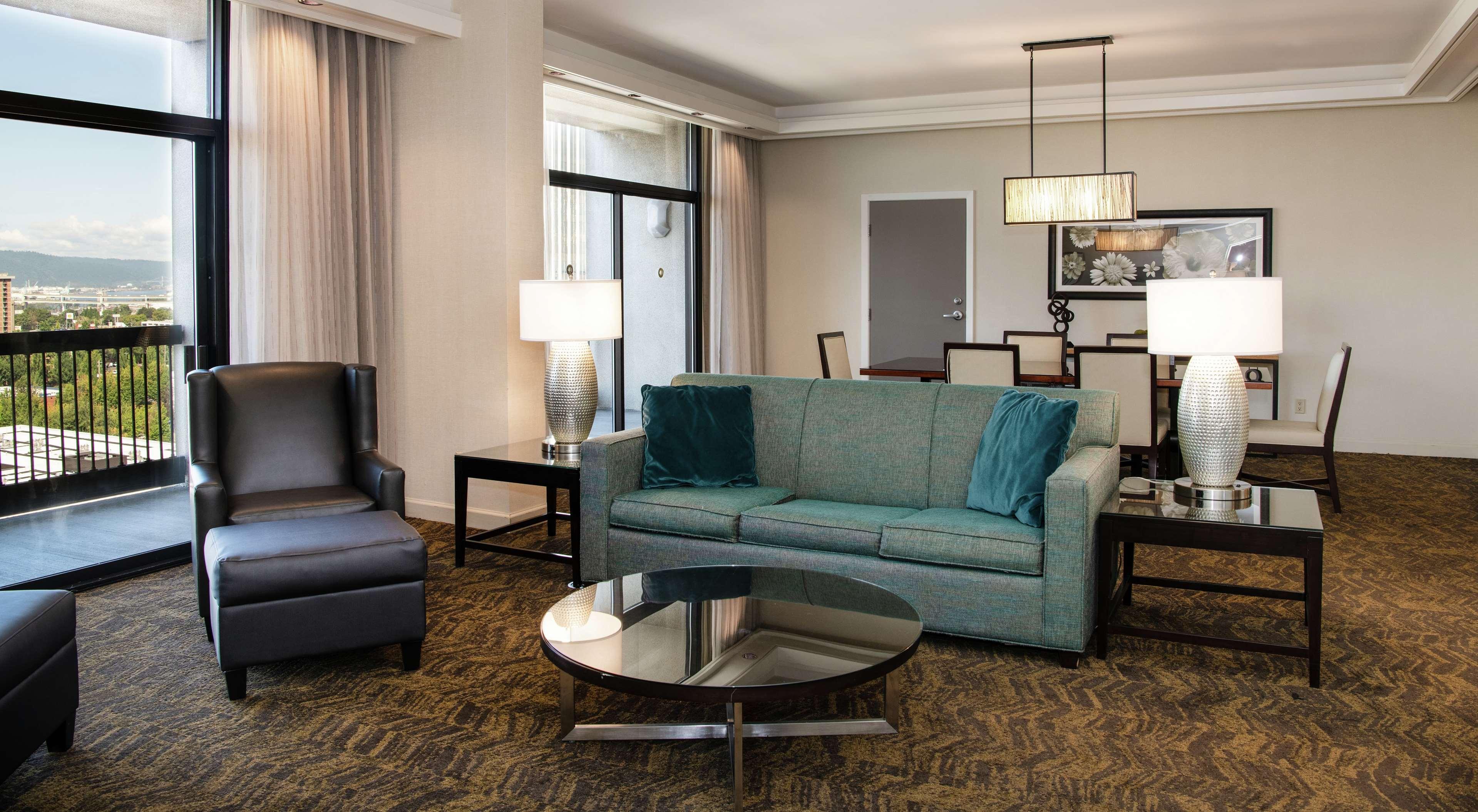 Doubletree By Hilton Portland Hotel Exterior foto
