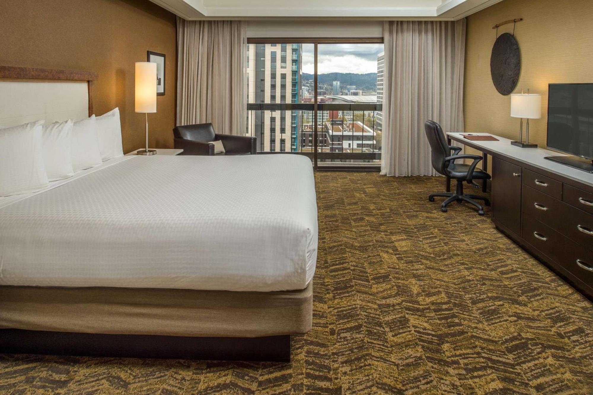 Doubletree By Hilton Portland Hotel Exterior foto